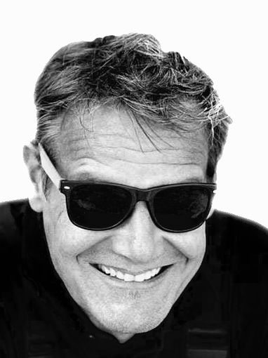 Andreas arbeitet als DJ und Moderator zur Hochzeit, Firmen-Events oder Familienfeiern