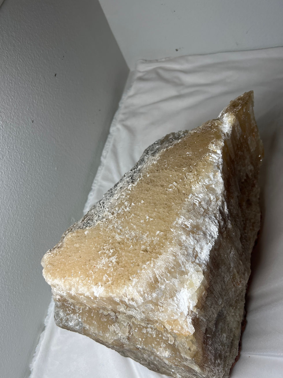 Thumbnail: Honey calcite 86.4 pounds