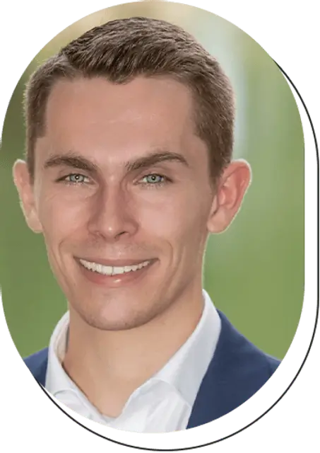 chuckregisterer_aug.webp