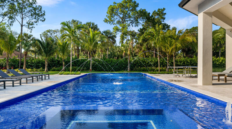 custom pools naples