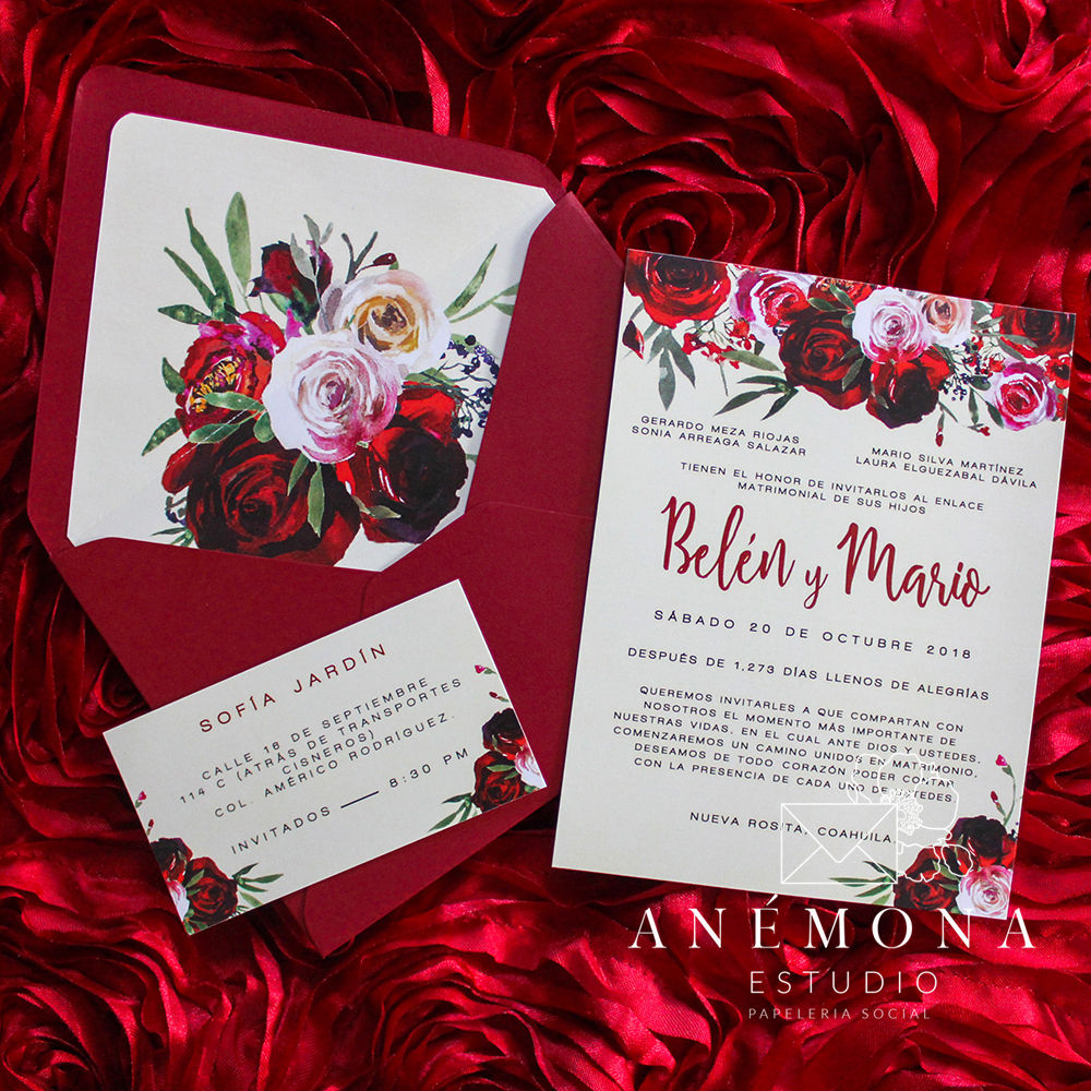 Invitación floral borgoña con beige