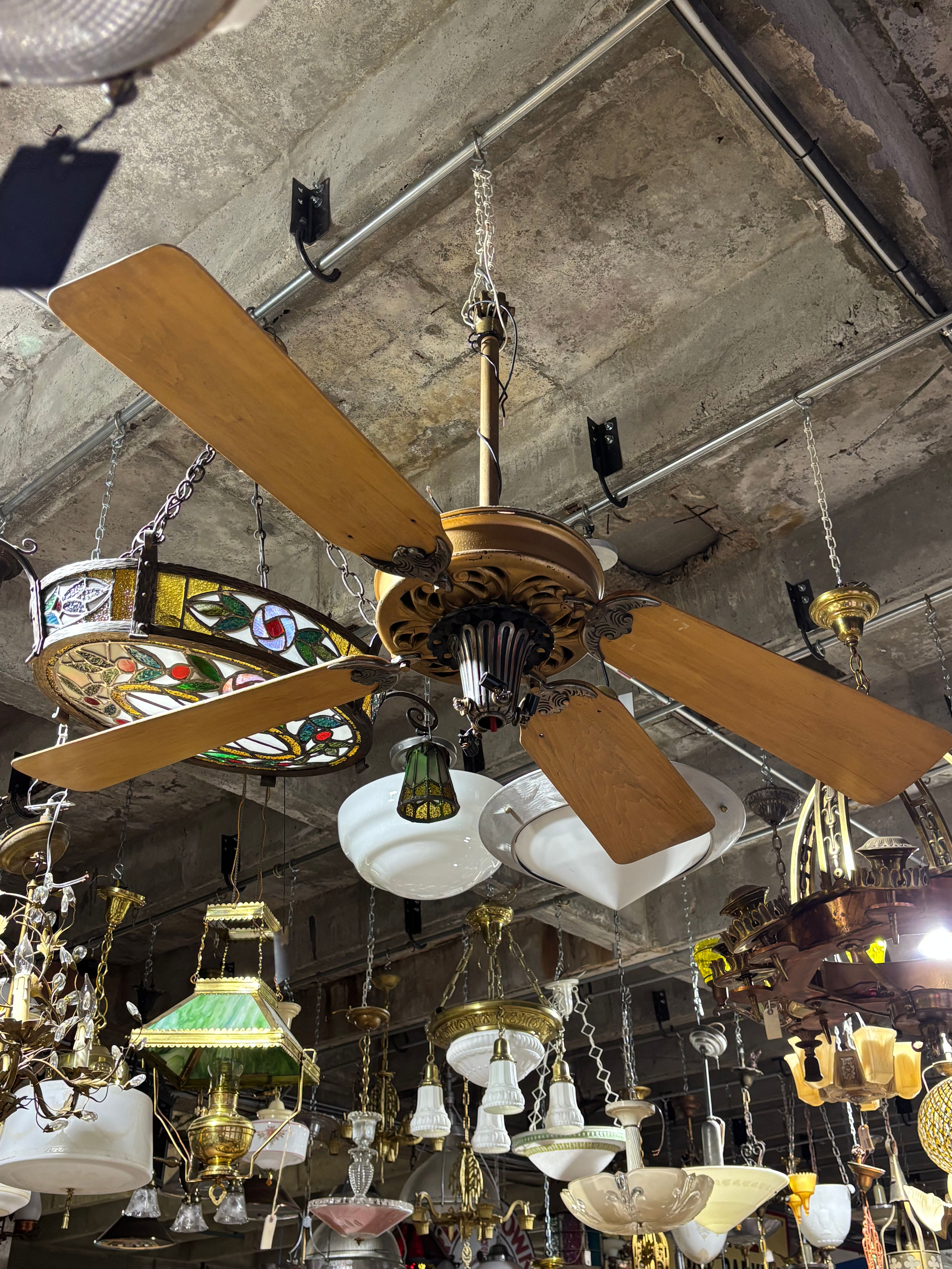 Vintage Victorian-Style Ceiling Fan