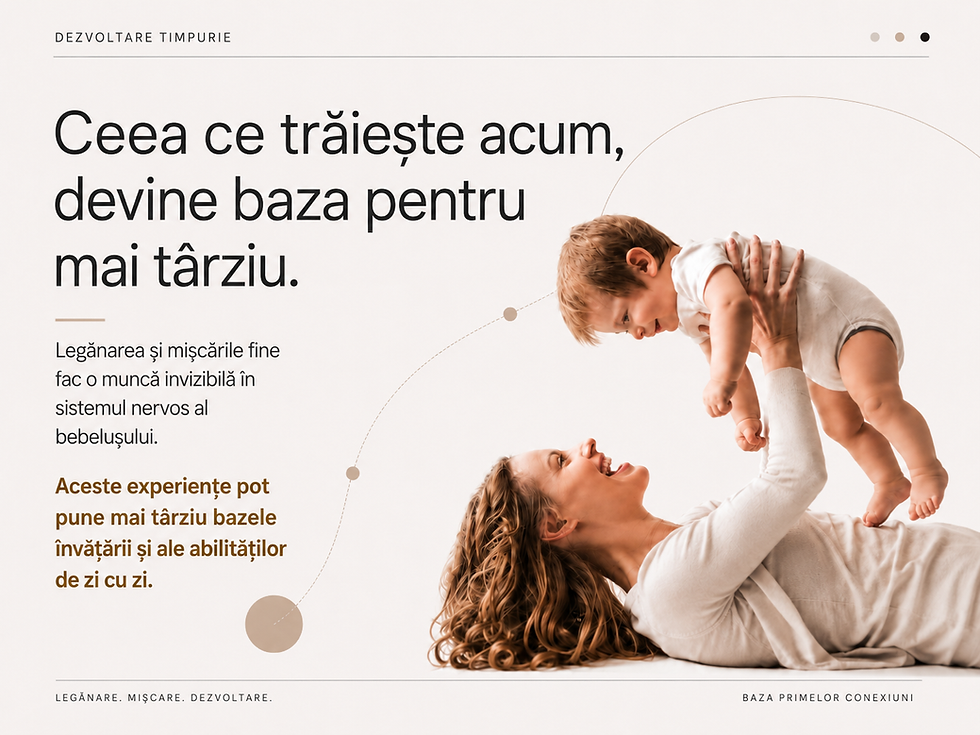 Bebeluș legănat ușor, ilustrând rolul legănării în dezvoltarea timpurie și în perceperea propriului corp
