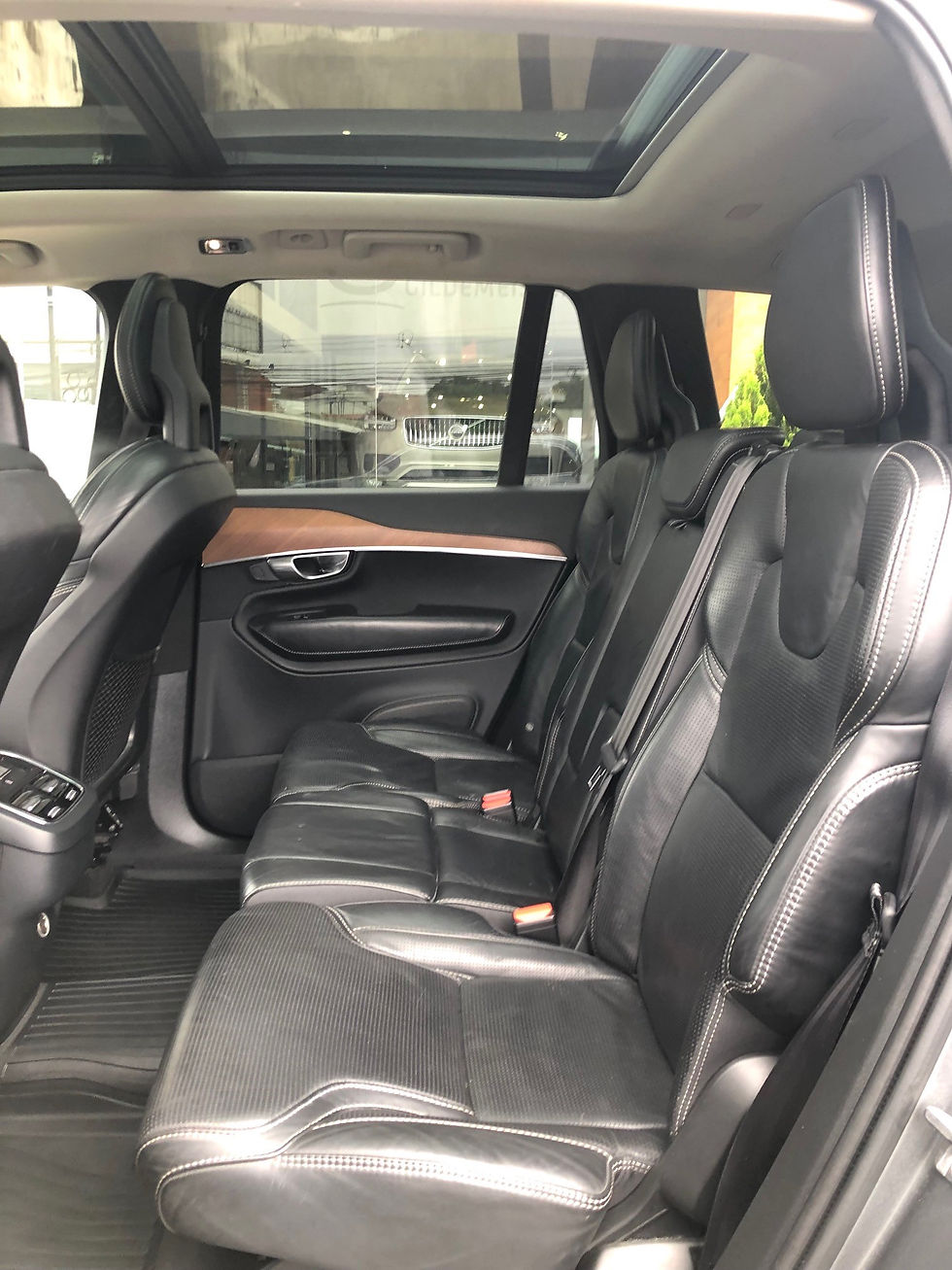 Miniatura: Volvo XC90 D5 Inscription