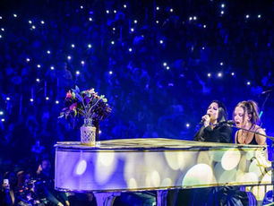 Amy Lee & Lzzy Hale - Break In, Ottawa 2024, photo by Alison Northway