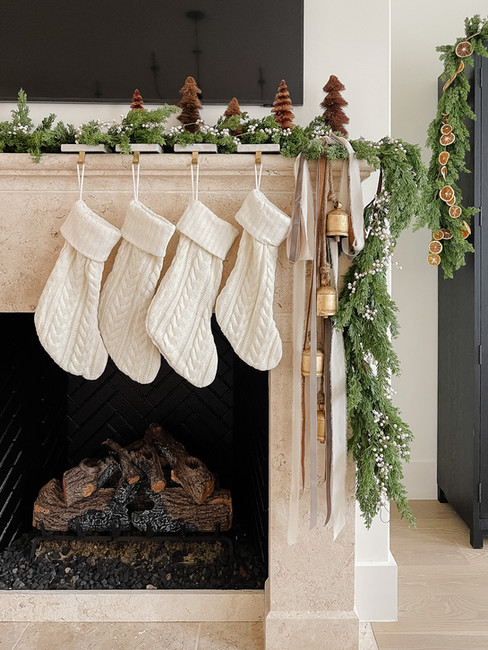 darly-ann denner christmas mantle decor