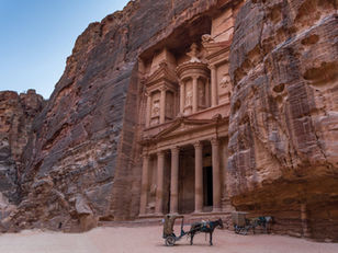 How to Visit the Seven Wonders of the Modern World