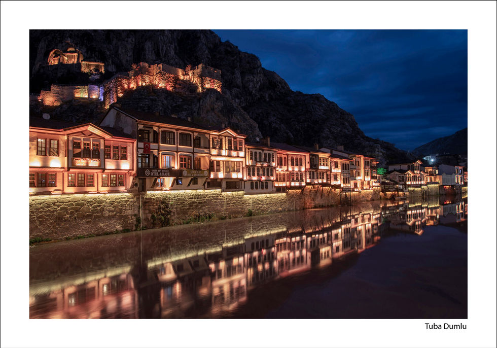 Amasya ve gece yansıyanlar