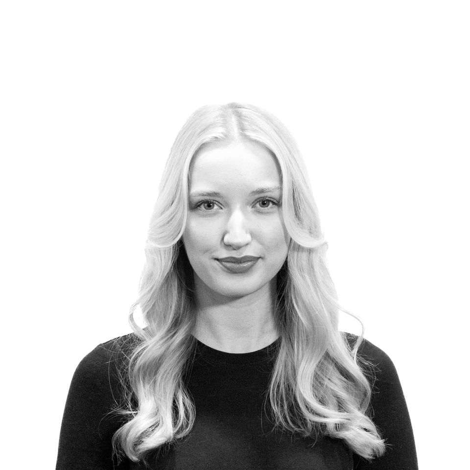 Olivia is our Marketing, PR, and Events Assistant at DHI, where she plays a pivotal role in delivering key events and marketing initiatives. With a focus on the #DigiInventors Challenge, Olivia leads the day-to-day development and execution of this flagship programme, ensuring its success across Scotland and internationally.
Olivia's responsibilities extend to overseeing the logistics and promotion of various DHI events, both in-person and online. She provides essential support in public relations, social media management, and marketing communications, working closely with the Head of Communications and Marketing to maintain DHI's public-facing activities.
Her background includes a Higher National Diploma (HND) in Advertising and Public Relations from the City of Glasgow College, equipping her with a robust foundation in marketing and communication.