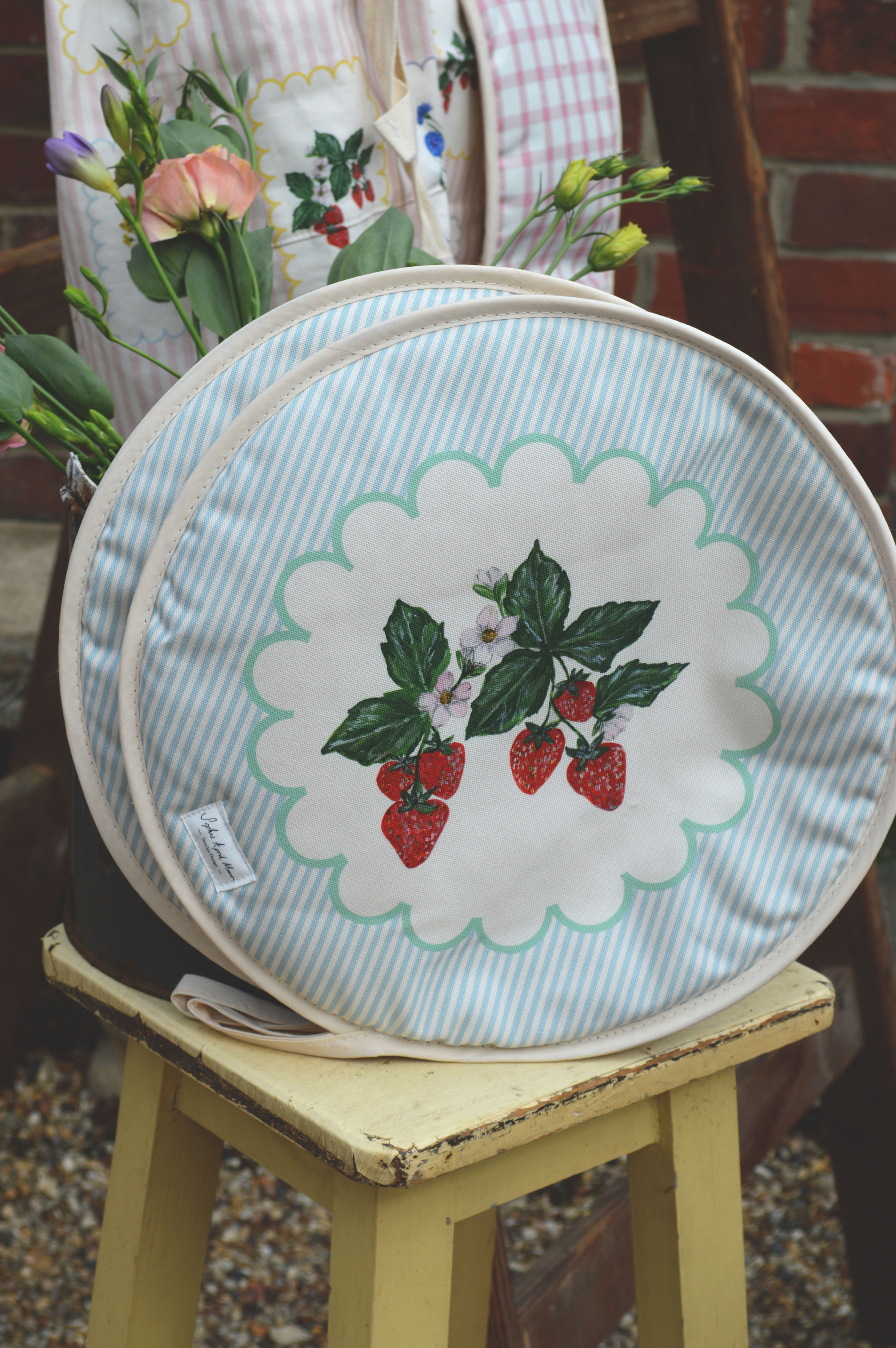 Strawberry Aga Covers (pair)