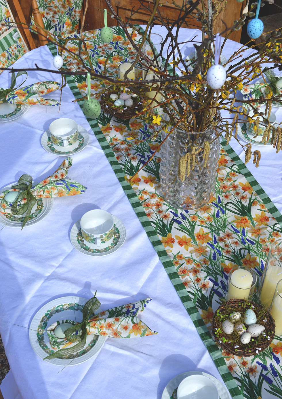 Thumbnail: Dafffodil  table runner