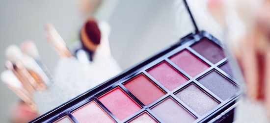 Eye makeup palette with pink and neutral shadows