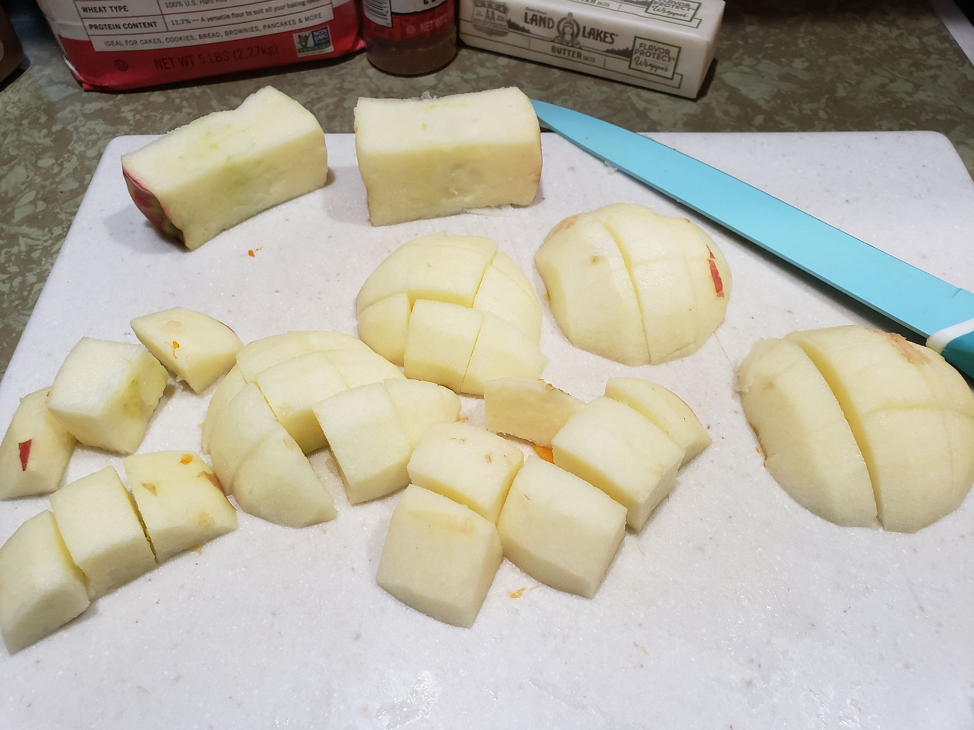 how to chop apple for recipes fast easy.
