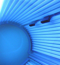 Inside_a_tanning_bed_March_2006-503x377.