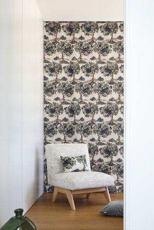 tyg med trädmönster som gardin, gardin med träd på