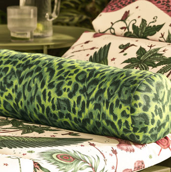 mönstrat tyg till dynor