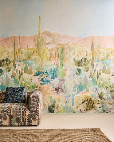 tapet med ett landskap med ökenväxter och berg i bakgrunden