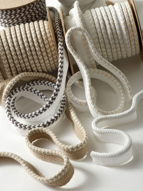 Paspoaler, möbelband, snörmakerier och trimmings