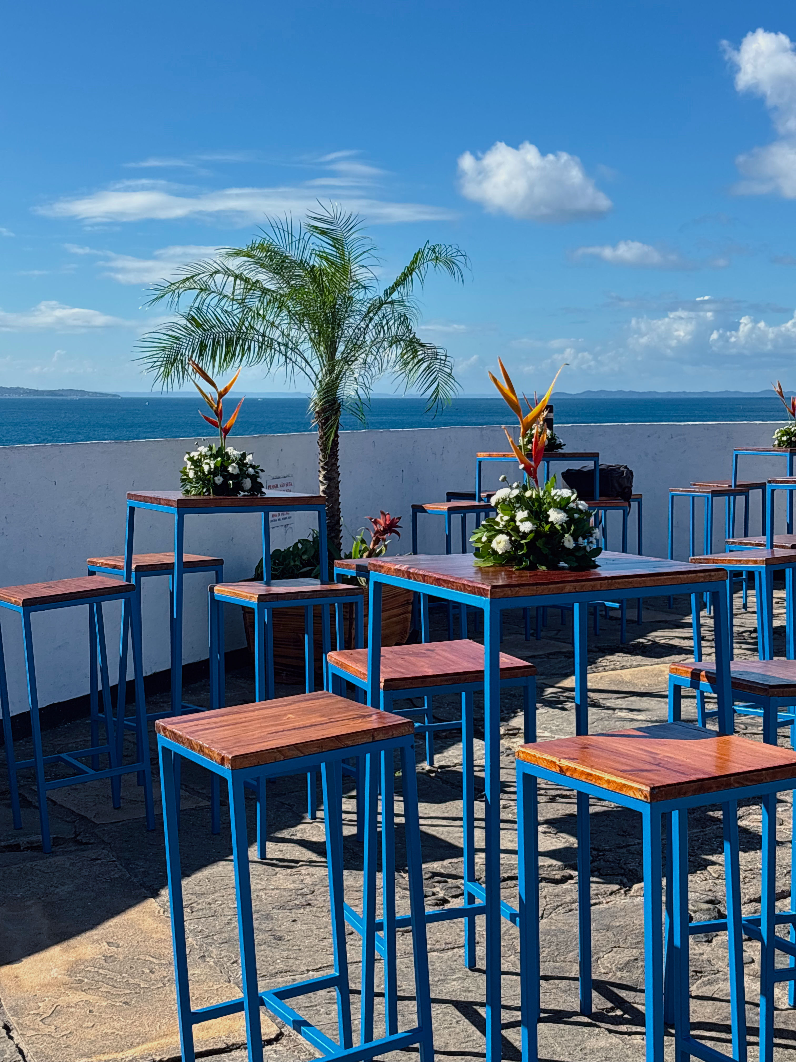 Mesa Bistrô Industrial -Azul