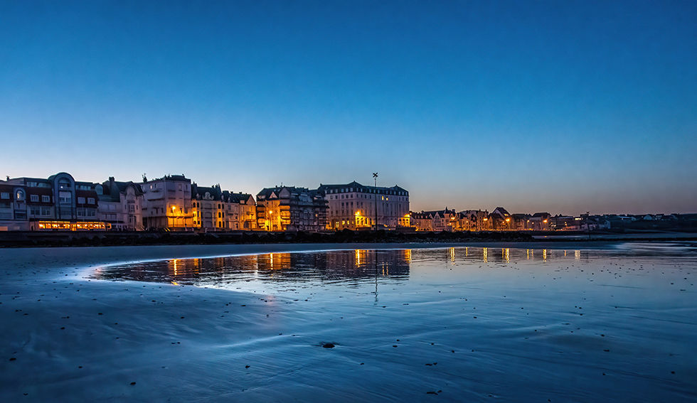 Digue de Wimereux au soleil levant (heure bleue)