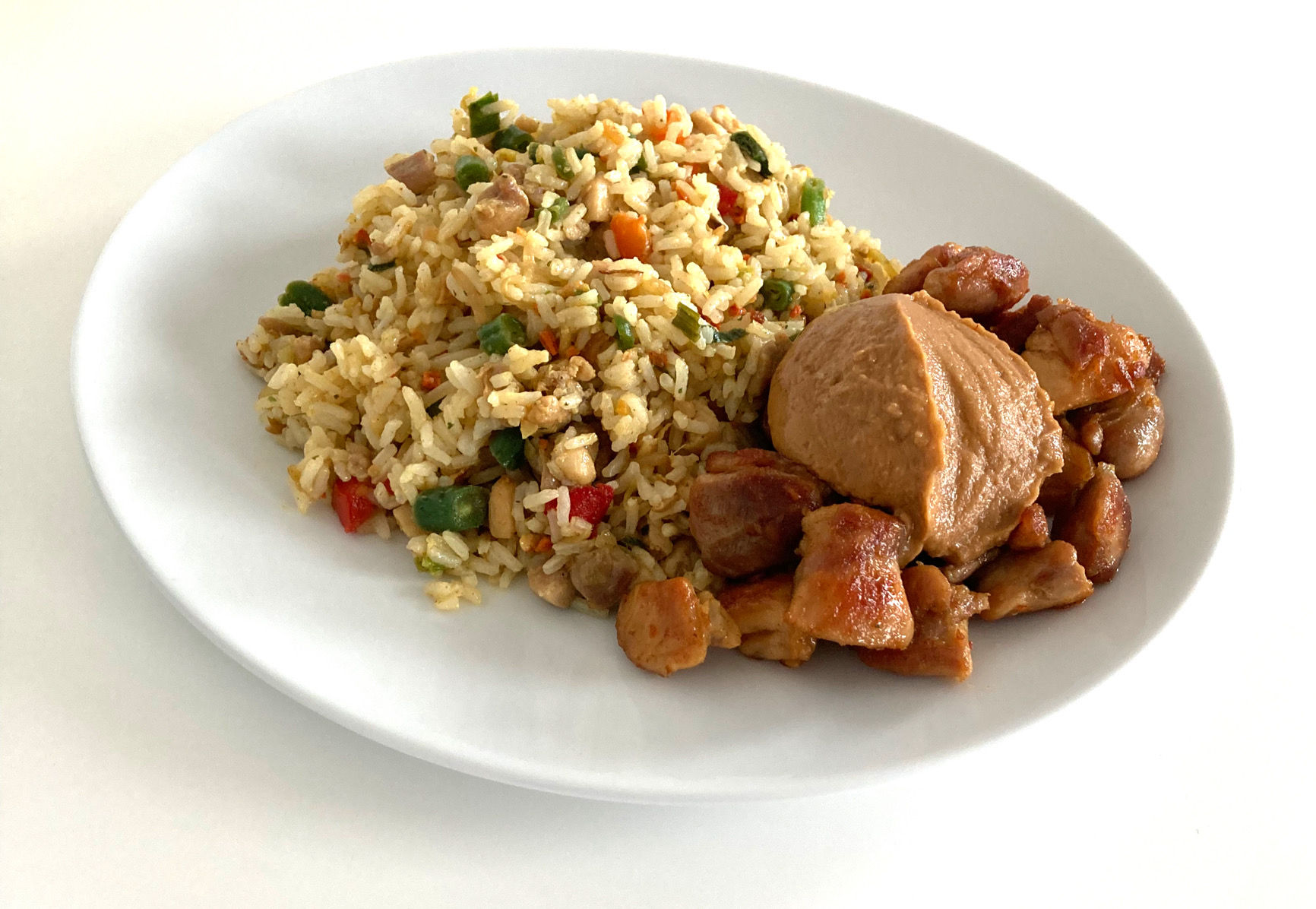 Nasi goreng met saté