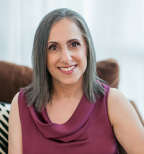 Zelly Ruskin Author Headshot.jpg