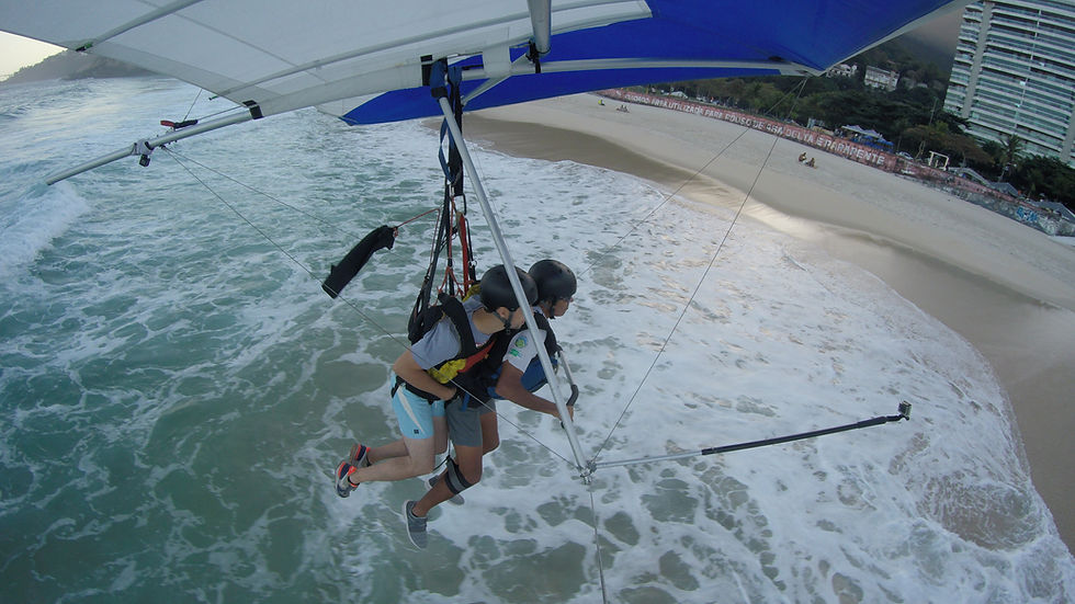 landing hang gliding