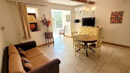 Location Appartement 45 M² baigné de lumière, clim et wifi - La Garde-Freinet