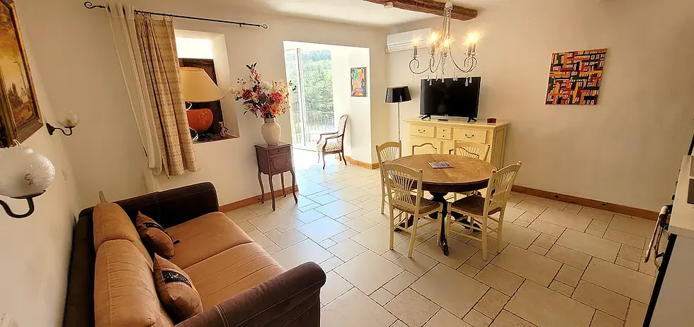 Location Appartement 45 M² baigné de lumière, clim et wifi - La Garde-Freinet