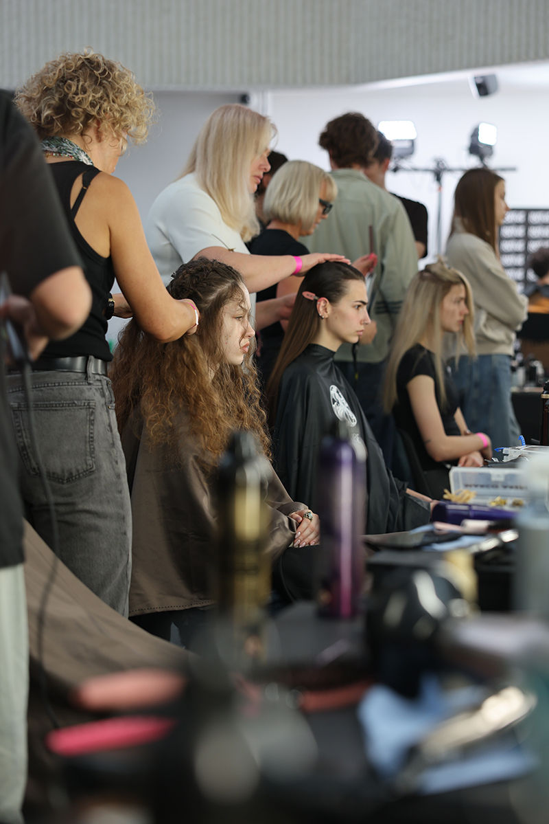 MADOS INFEKCIJA 2025: kai mada susitinka su prabangia plaukų linija – Oribe x Salonshop