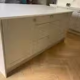 Kitchen island with drawers