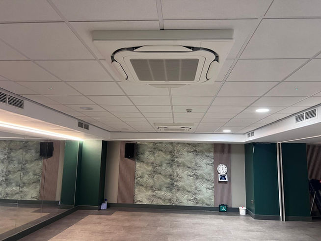 Ceiling with air conditioning unit