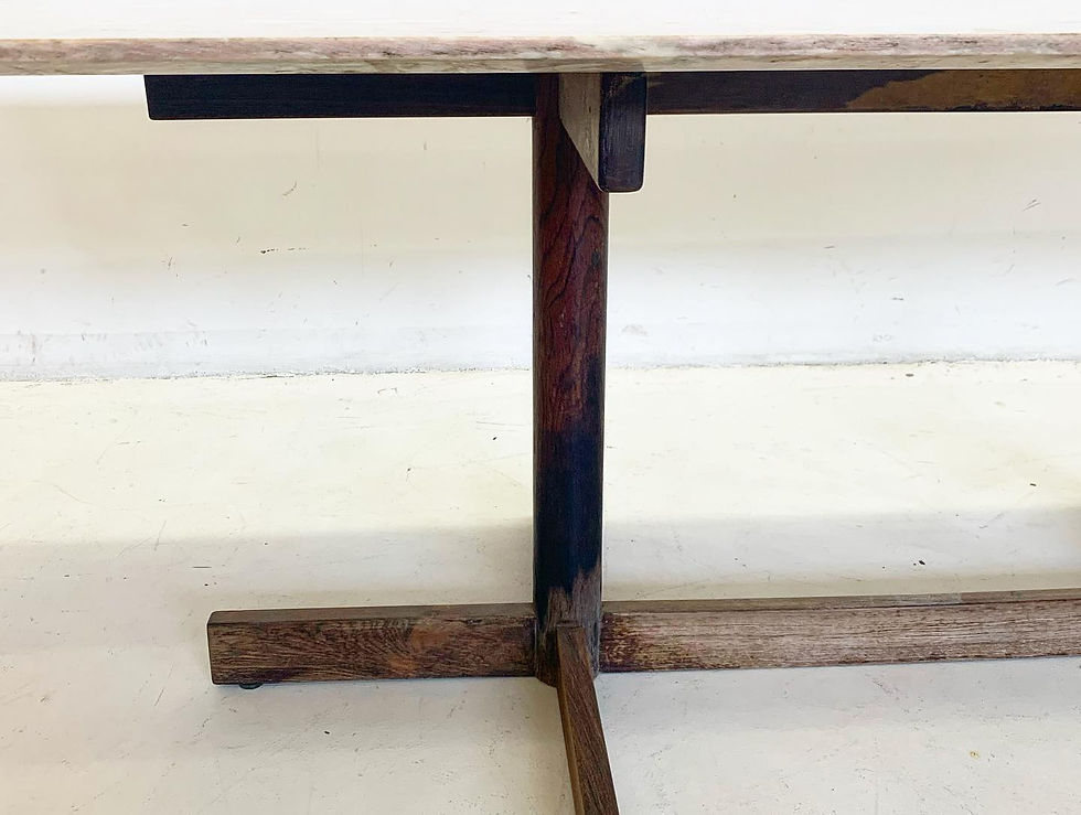 Miniatura: Mesa de jantar Jorge Zalszupin raríssima, pés em jacarandá e tampo de mármore