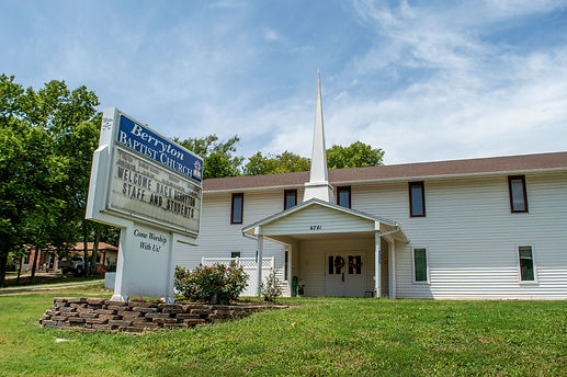 Berryton Baptist exterior 08.jpg