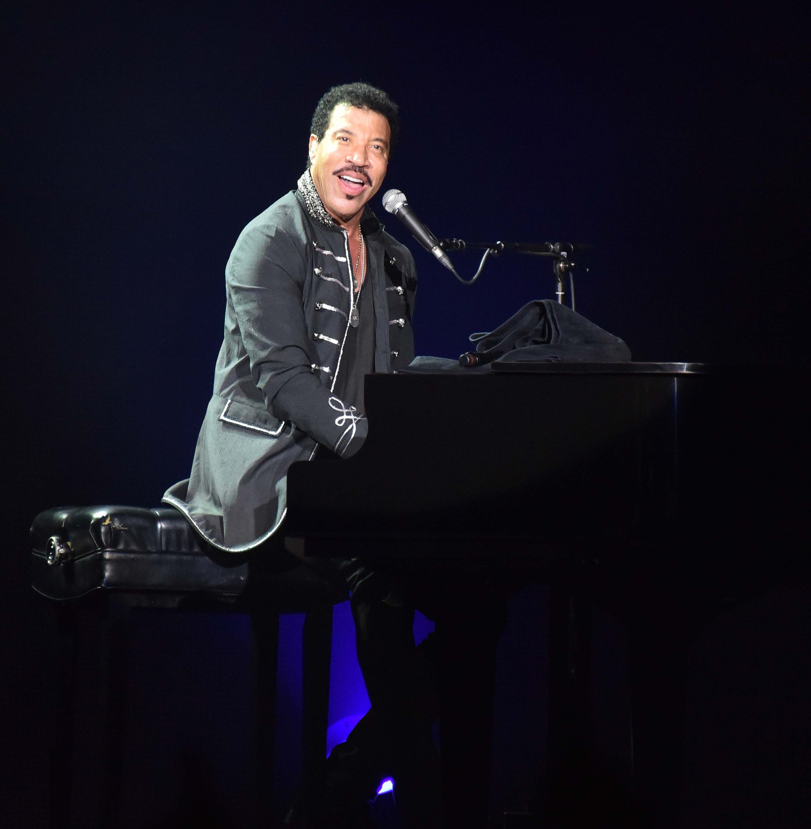 Lionel Ritchie World Tour 2015