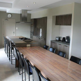 Gite Chez Ines - Eetkamer en keuken