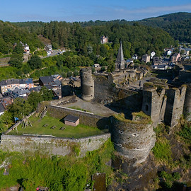 00068376-Olivier Legardien-Ch��teau Féodal de La Roche-en-Ardenne - Prises de vues avec un