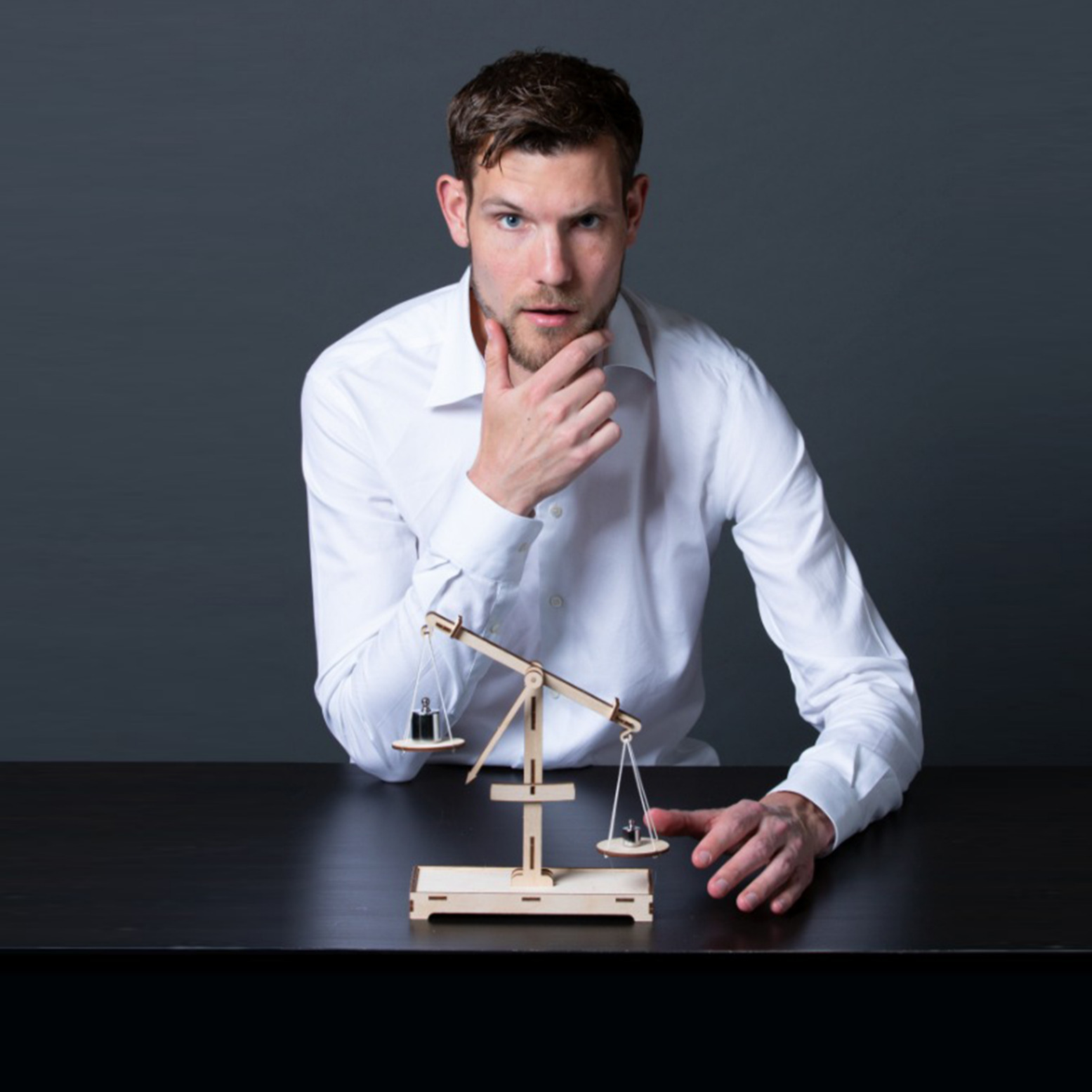 Tobi Kooiman_Best Of 2_liggend_Anne van Zantwijk_edited.jpg