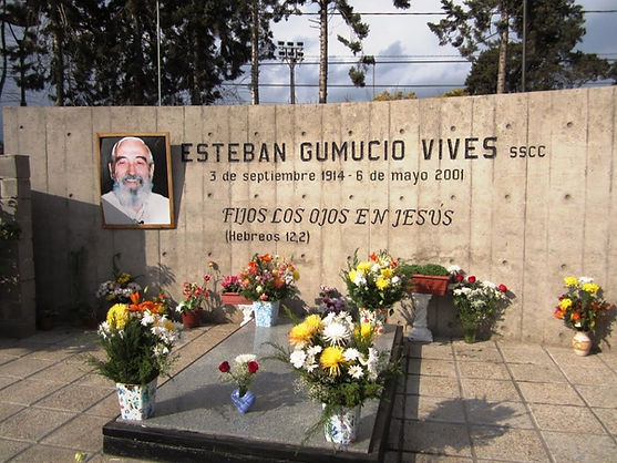 Memorial Padre Esteban Gumucio en la comuna de La Granja, Santiago de Chile.
