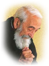 Esteban Gumucio en oración
