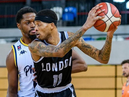 Parker and Williams’ daggers give Lions advantage