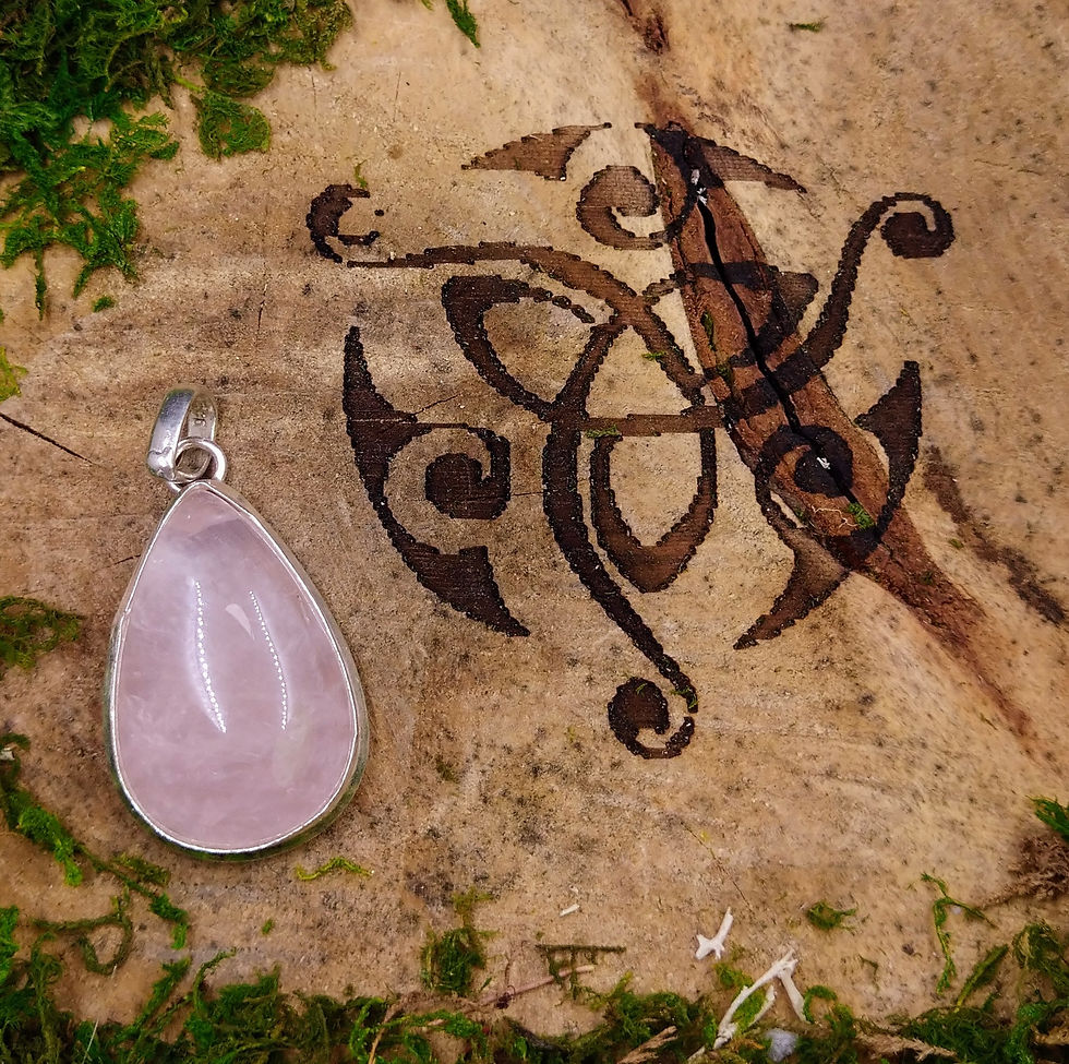 - Pendentif en argent et Quartz Rose -