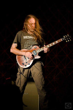 Y el nuevo guitarrista de Fan Ray es...