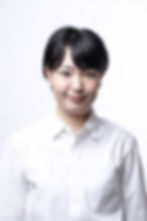 閃里まりな