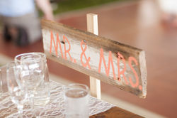 Hand-painted head table sign