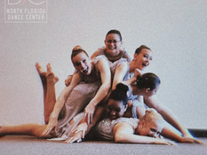 quartz teen dancers in a dog pile