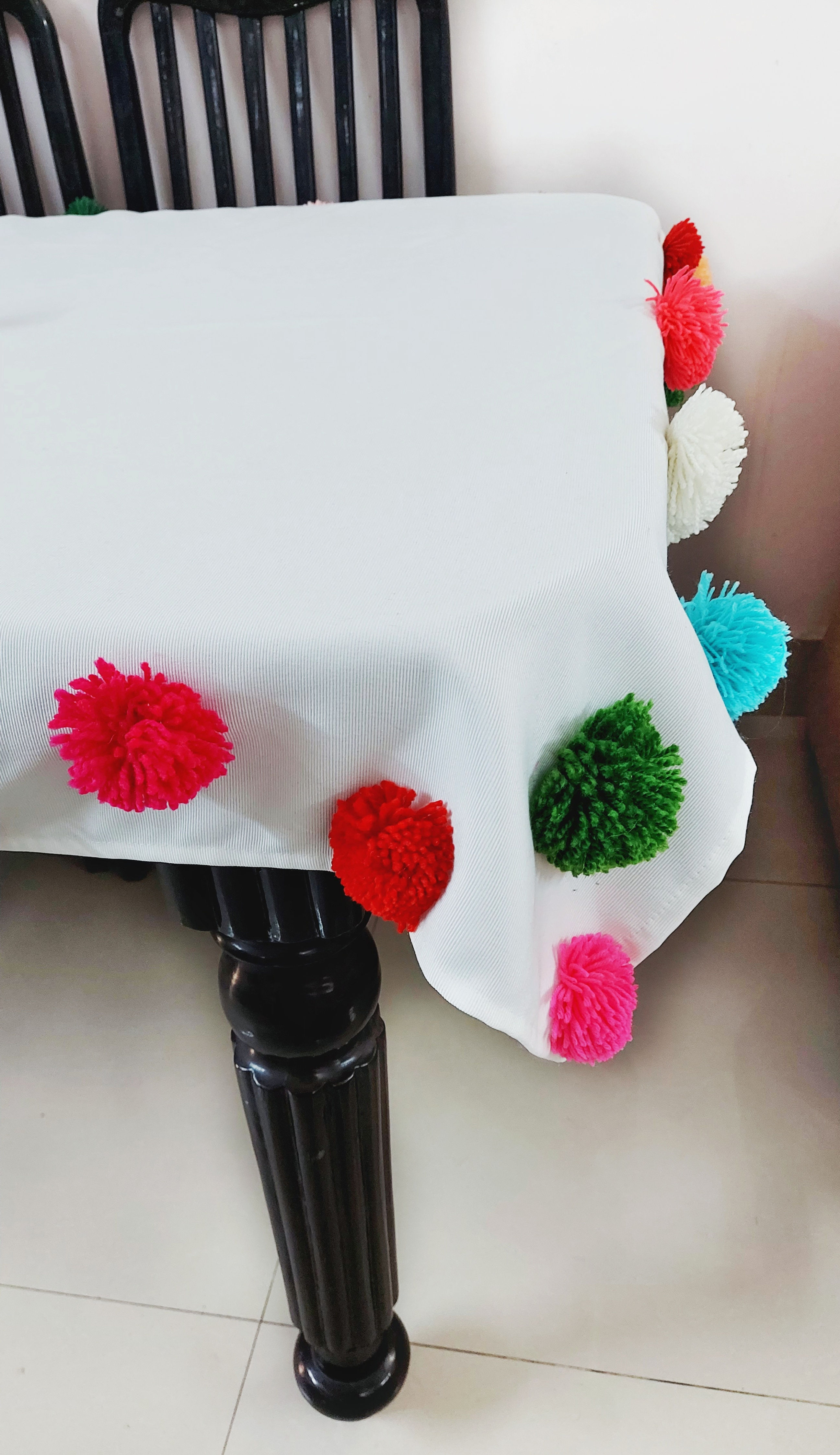 White Pom-Pom Multicolour Table Cover