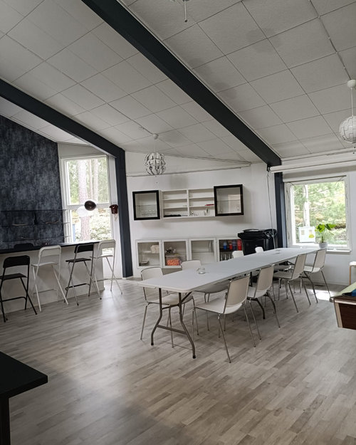 Juhlasali Turku — valoisa yläkerta Villa Metsälässä