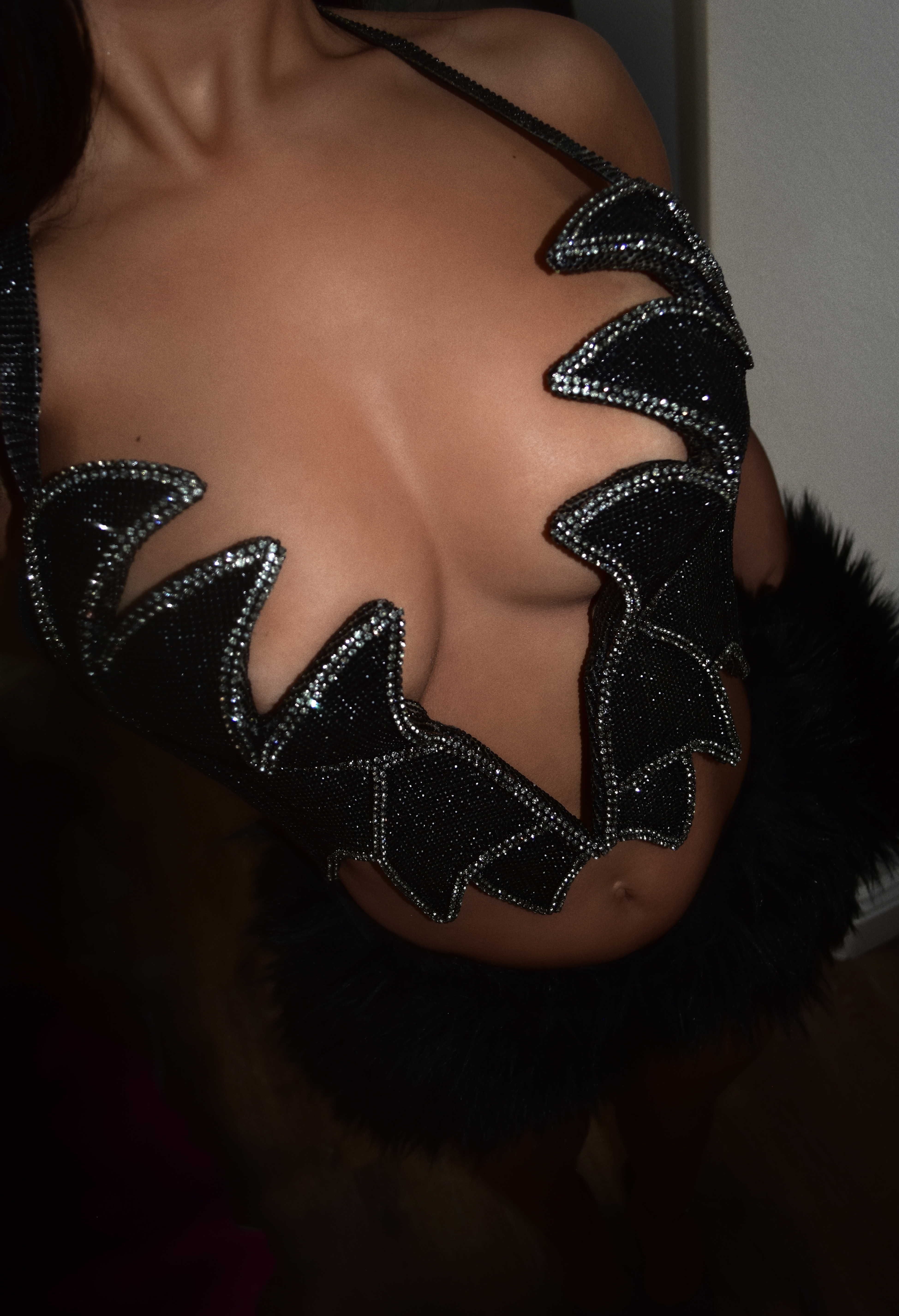 Claw rhinestone corset fur short set 