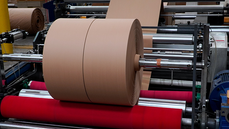 Paraibuna Embalagens amplia capacidade produtiva de bolachas de papel com nova rebobinadeira